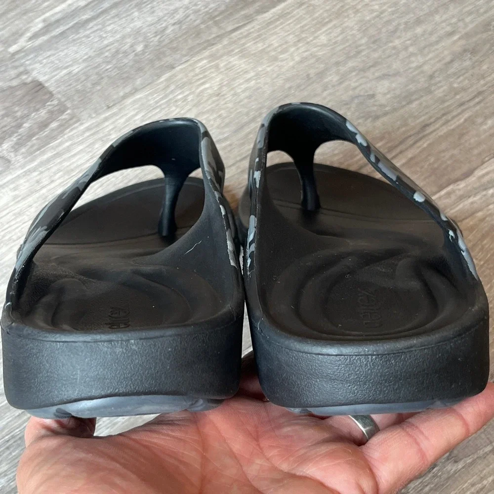 Aetrex Maui Orthotic Flip Flops Black Grey Camo Thong Sandals Mens 10-11